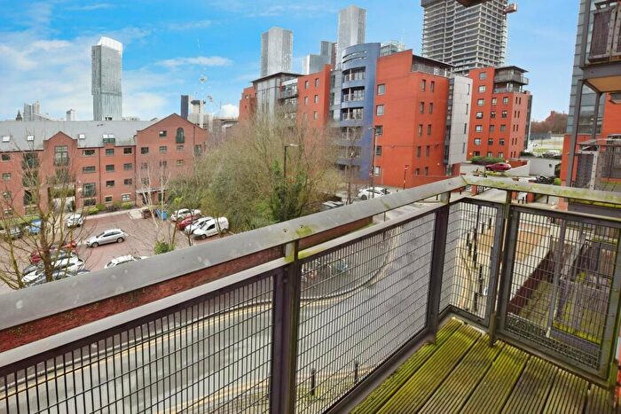 2 Bedroom Flat To Rent In City Gate, Blantyre Street, Castlefield, Manchester, M15