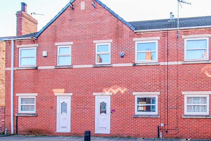 3 Bedroom Terraced House For Sale In Hugh Street, Castleford, WF10