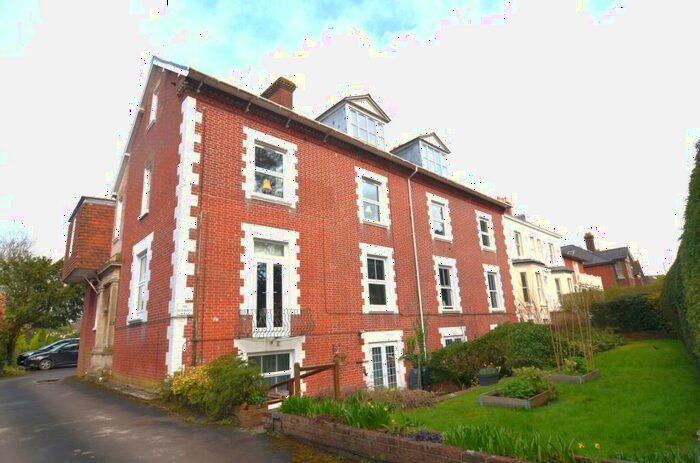 2 Bedroom Apartment For Sale In Park Lane, Salisbury, Wiltshire, SP1