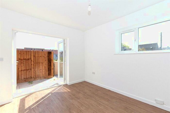 1 Bedroom Apartment To Rent In Hanham Road, Kingswood, Bristol, BS15