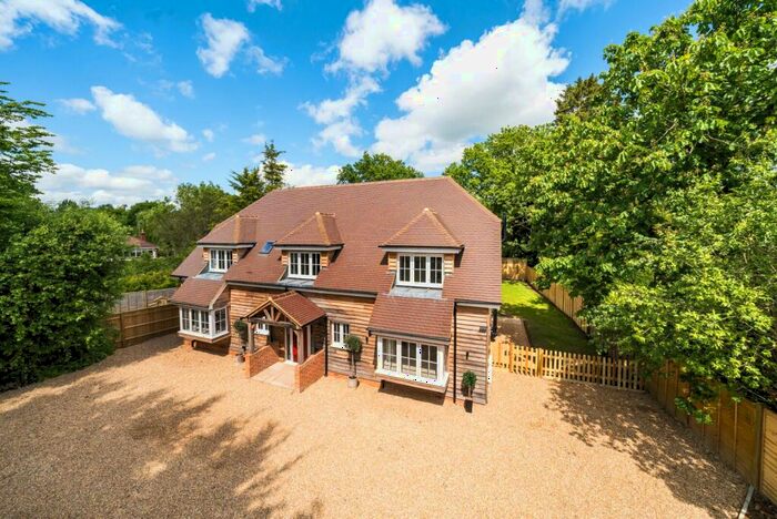 4 Bedroom Detached House For Sale In Chalk Road, Ifold, RH14