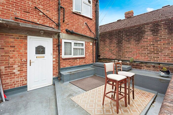 Studio To Rent In Grand Parade, High Street, Crawley, RH10