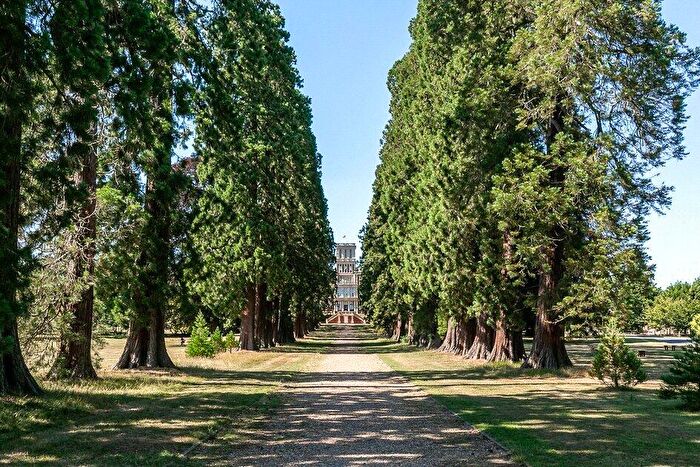 3 Bedroom Apartment To Rent In Royal Earlswood Park, Redhill, Surrey, RH1