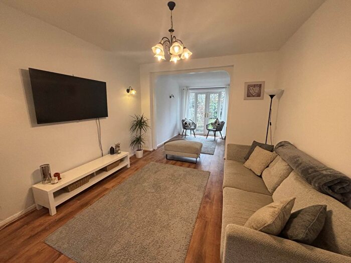 3 Bedroom Semi Detached House To Rent In Sheepfoot Lane, Prestwich, M25