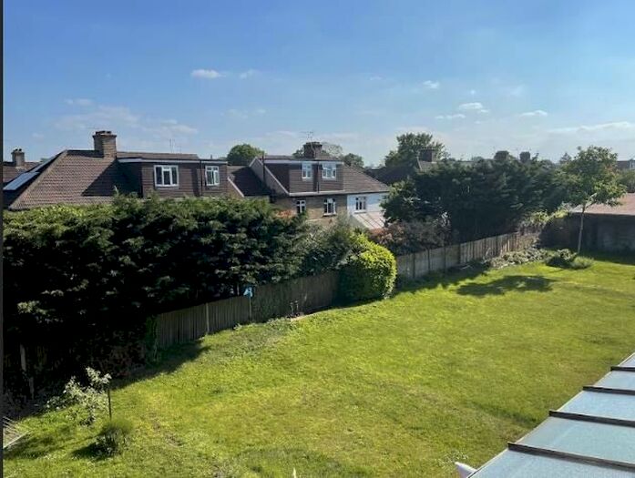 2 Bedroom Flat To Rent In Heath Road, Twickenham, TW1