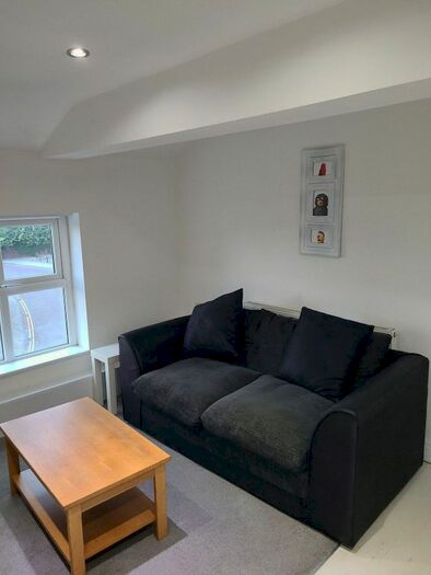 2 Bedroom Flat To Rent In Upper Parlaiment Street, Liverpool, Merseyside, L8