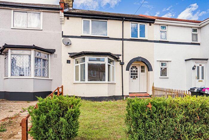 3 Bedroom Terraced House To Rent In Manchester Drive, Leigh-On-Sea, SS9