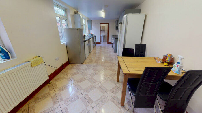 6 Bedroom House To Rent In Willows Crescent, Balsall Heath, B12