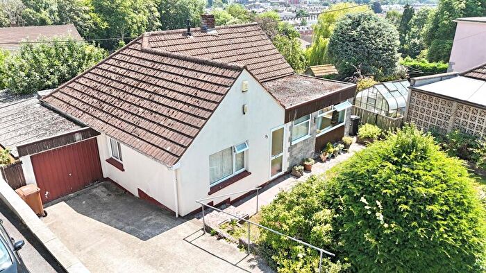3 Bedroom Bungalow For Sale In Broomhill, Tiverton, EX16