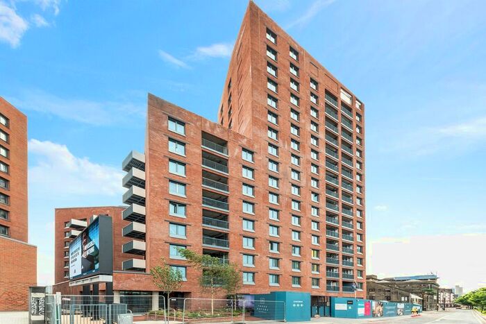 3 Bedroom Flat To Rent In Gillender Street, London, E3