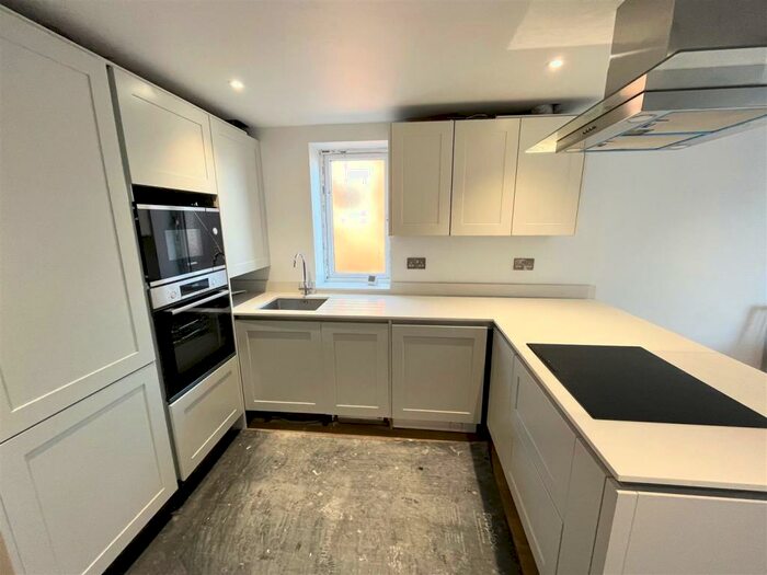 2 Bedroom Flat To Rent In Moor Lane, Wilmslow, SK9