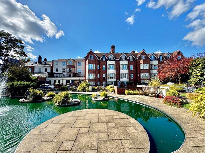 3 Bedroom Flat For Sale In Royal Court Apartments, Lichfield Road, Four Oaks, Sutton Coldfield, B74