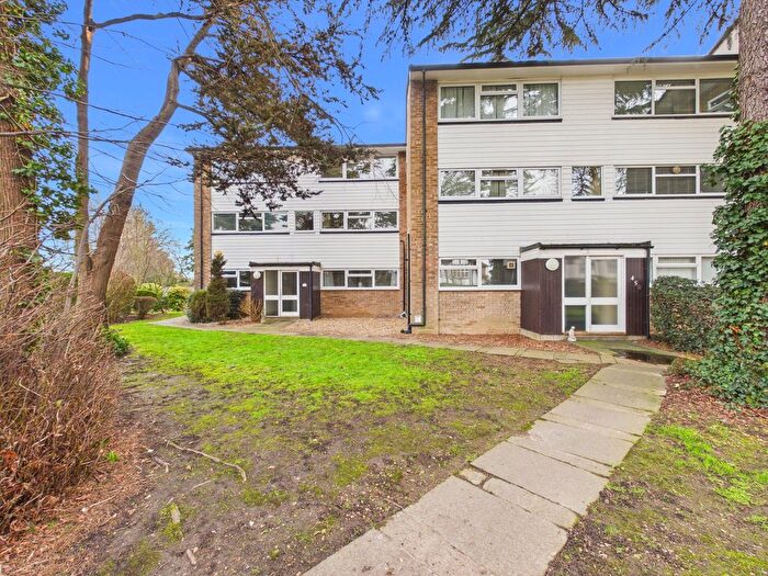2 Bedroom Flat For Sale In Fordbridge Road, Ashford, Surrey, TW15