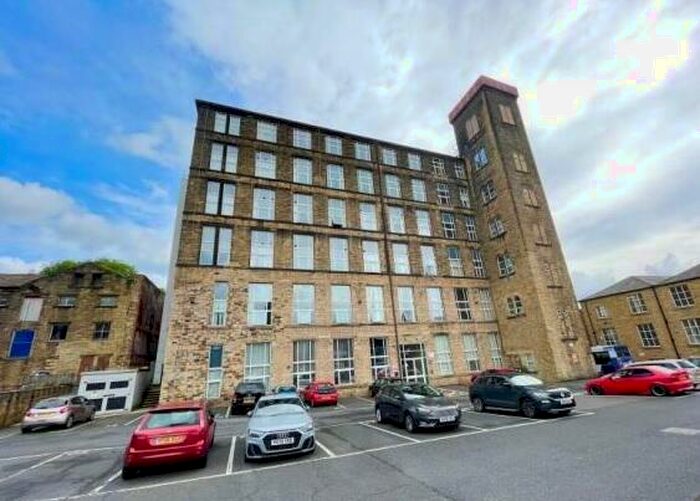 2 Bedroom Flat To Rent In Savile Court, Savile Street, Huddersfield, HD3