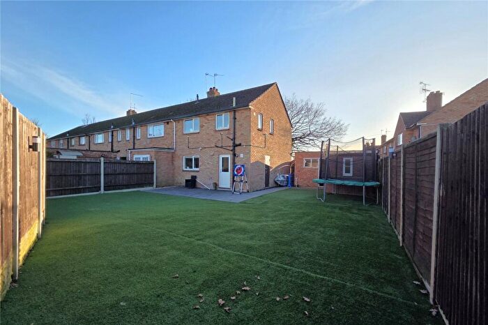 3 Bedroom End Of Terrace House For Sale In Middle Park Way, Havant, Hampshire, PO9