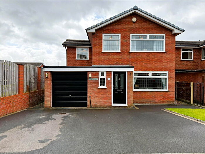 4 Bedroom Detached House For Sale In Middleton Road, Chadderton, OL9