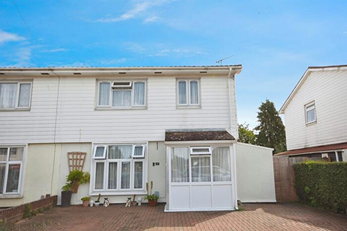 3 Bedroom Semi-Detached House For Sale In Alamein Road, Chelmsford, CM1