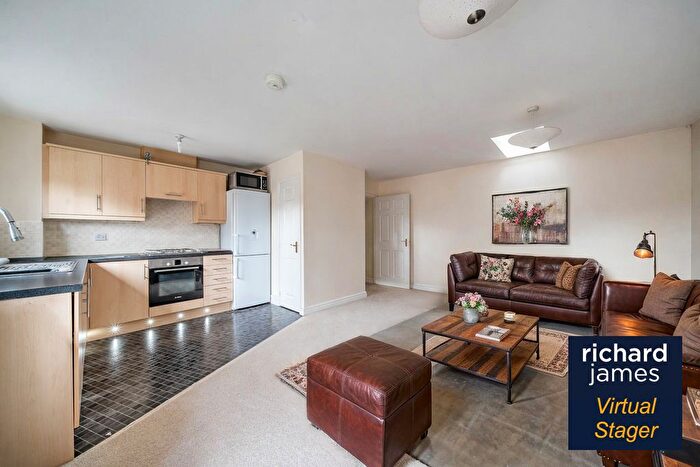 2 Bedroom Barn Conversion For Sale In Dydale Road, Taw Hill, Swindon, SN25