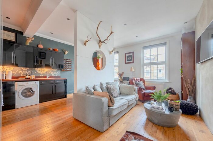 2 Bedroom Flat To Rent In Lndn-J - Jenner Road, London, N16