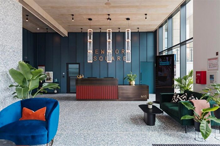 2 Bedroom Apartment To Rent In Quarry Hill, Leeds, LS2