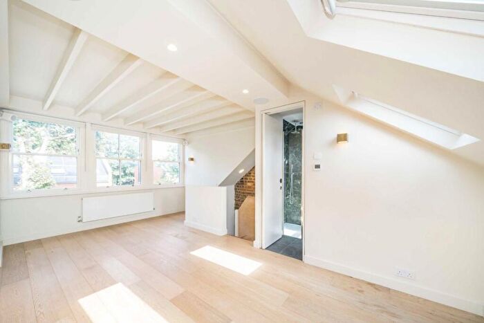 4 Bedroom House To Rent In Gresley Road, Whitehall Park, N19