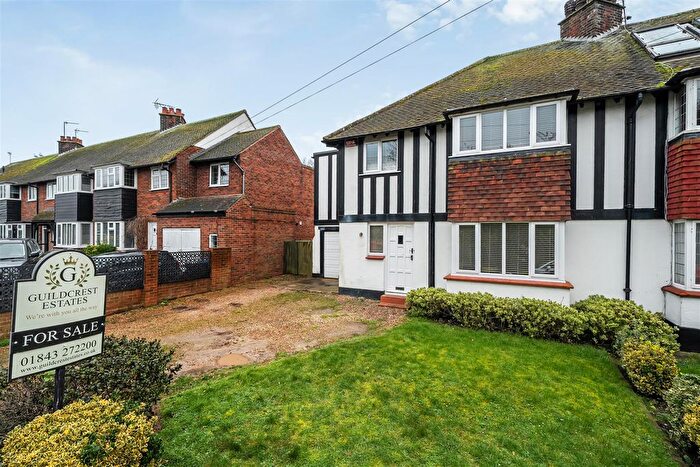 4 Bedroom Property For Sale In Barn Crescent, Margate, CT9