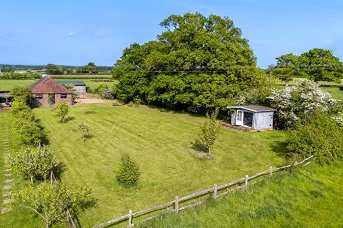 3 Bedroom Barn Conversion For Sale In Palehouse Common, Framfield, TN22