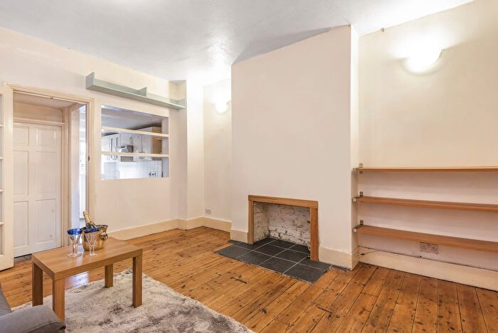 2 Bedroom Flat To Rent In Coverton Road, London, SW17
