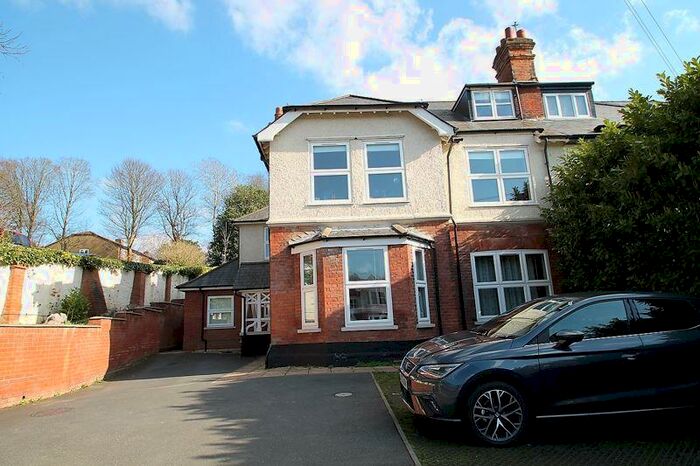 2 Bedroom Apartment To Rent In Amersham Hill, High Wycombe, HP13