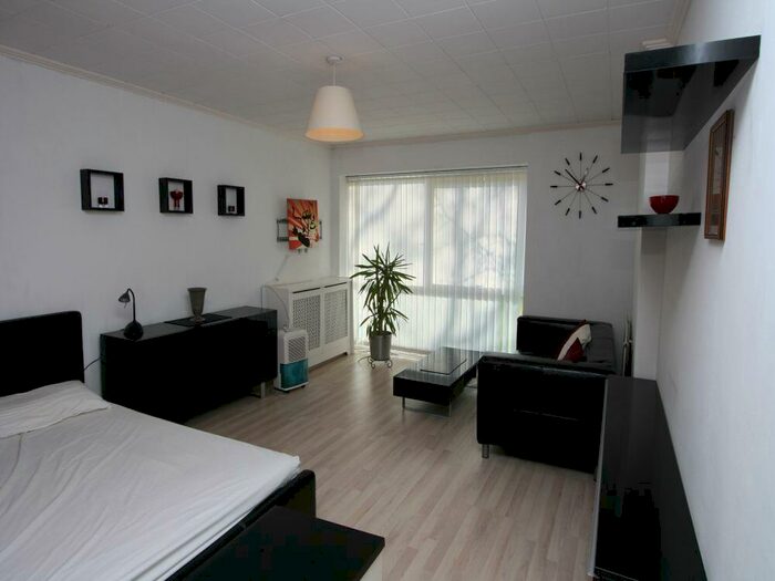 Apartment To Rent In Priory Grange, Fortis Green, London, N2