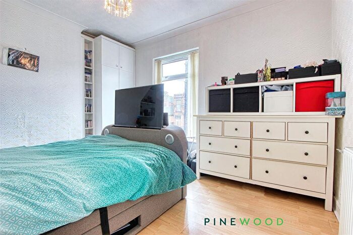 2 Bedroom Terraced House For Sale In Wharf Lane, Chesterfield, Derbyshire, S41