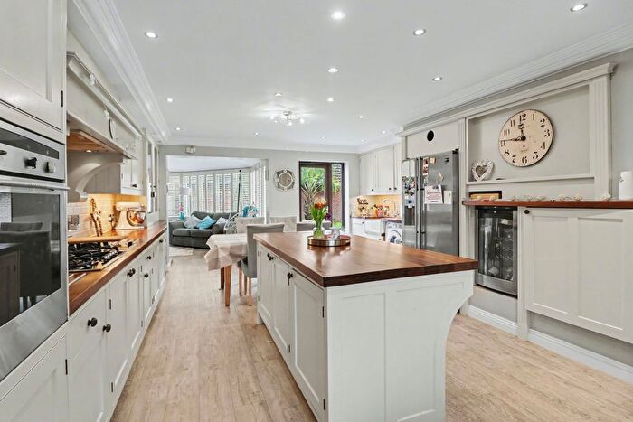 4 Bedroom Detached House For Sale In Stirling Crescent, Hedge End, SO30