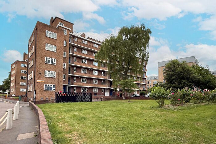 2 Bedroom Apartment For Sale In Portland Rise, London, N4