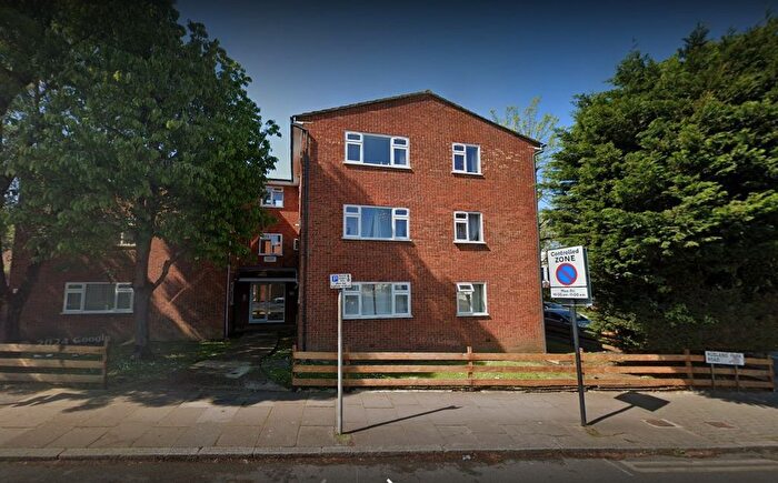 2 Bedroom Flat To Rent In Rusland Heights, Harrow, Greater London, HA1