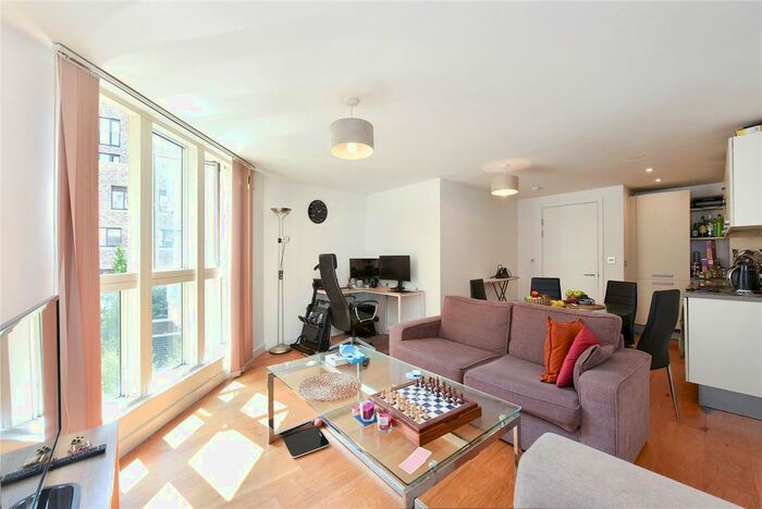 2 Bedroom Flat To Rent In Heligan House, The Water Gardens, Canada Water, London, SE16