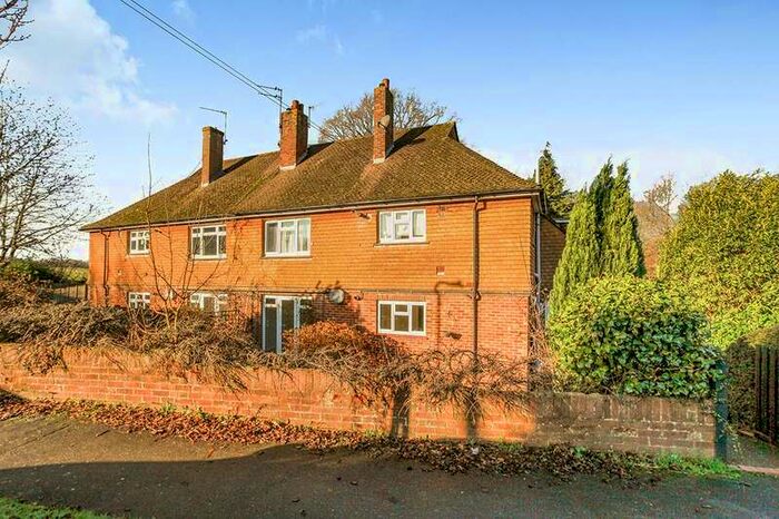2 Bedroom Maisonette Flat For Sale In 46 Friezland Road, Tunbridge Wells, Kent, TN4
