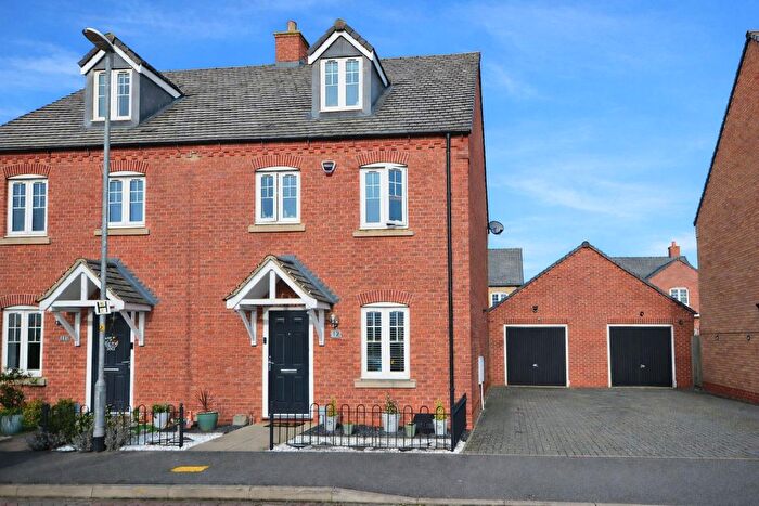 4 Bedroom Semi Detached House For Sale In Boughton Lane, Raunds, Northamptonshire, NN9