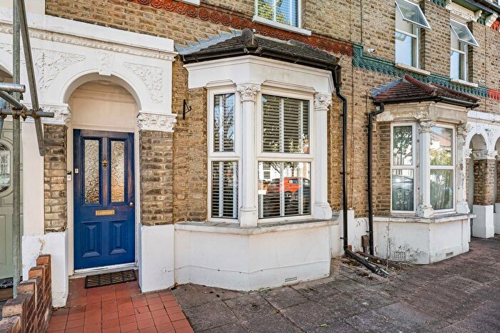2 Bedroom Terraced House For Sale In Pembroke Road, South Norwood, London, SE25