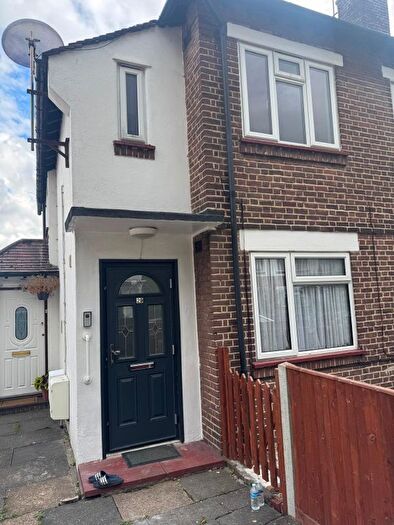 2 Bedroom Flat To Rent In Alexandra Close, Harrow, HA2