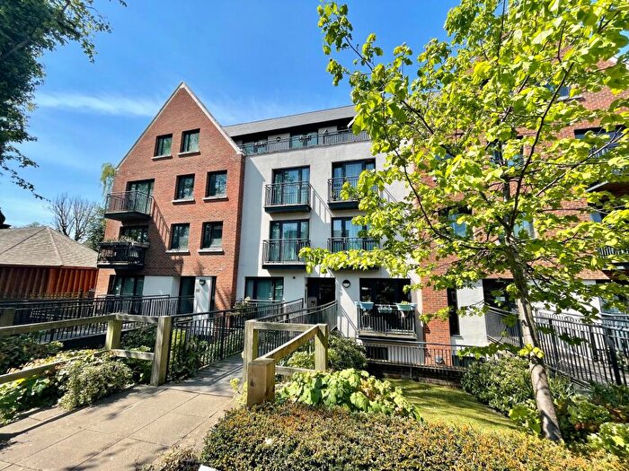2 Bedroom Apartment To Rent In Wheston Lodge, Holden Avenue, Woodside Park, N12