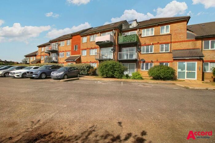 2 Bedroom Flat To Rent In Castle Road, Castle House, RM9