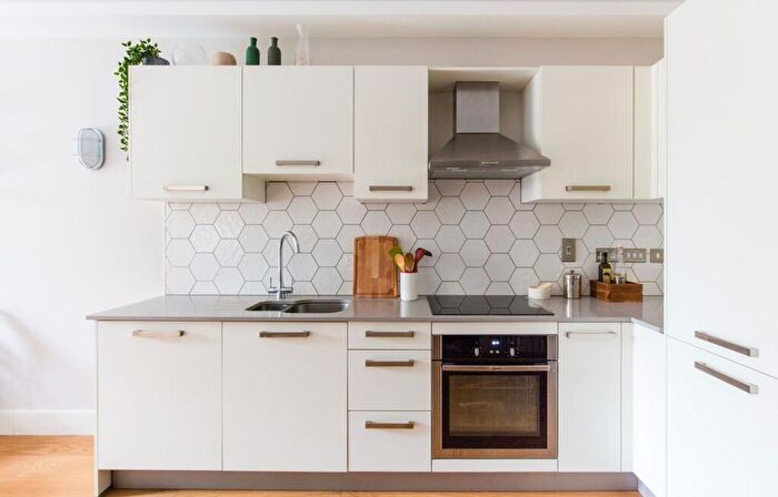 1 Bedroom Flat To Rent In Wilmer Place, London, N16