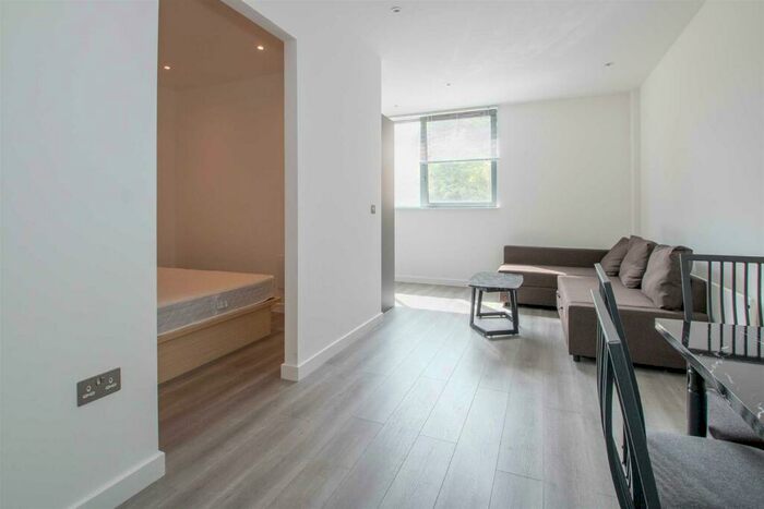 1 Bedroom Apartment To Rent In Linford Wood, MK14