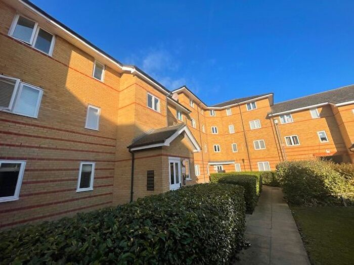 2 Bedroom Flat To Rent In Stanley Close, London, SE9