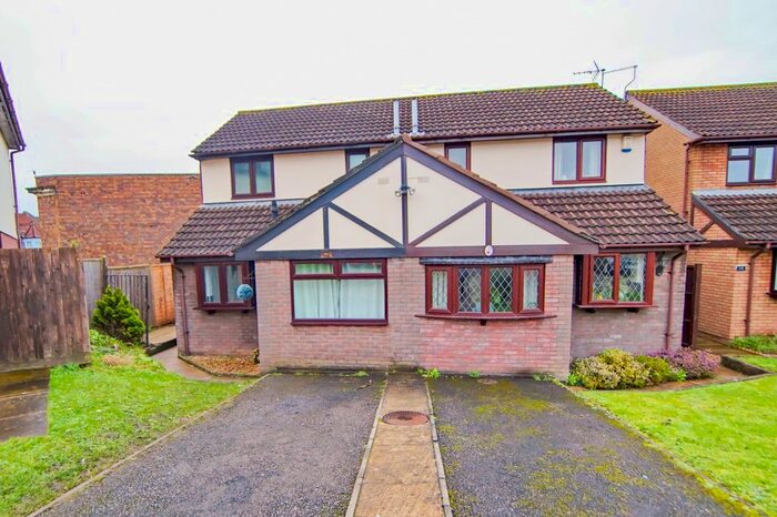 2 Bedroom Semi-Detached House To Rent In School Walk, Whitehall, Bristol BS5