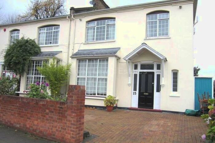 1 Bedroom Flat To Rent In Wellesley Road, Chiswick, London, W4