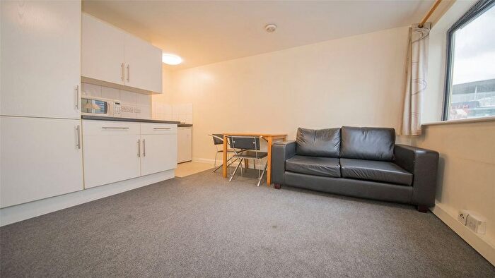 Studio To Rent In Hornsey Road, Holloway, London, N7