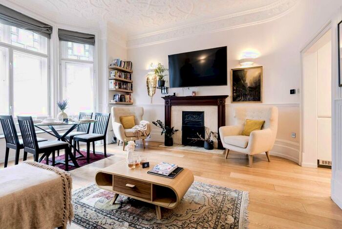 1 Bedroom Flat To Rent In Half Moon Street, London, W1J