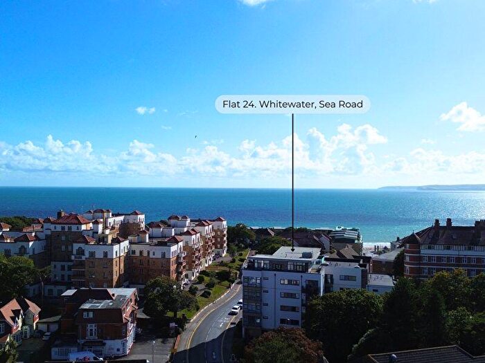 2 Bedroom Flat For Sale In Sea Road, Bournemouth, BH5