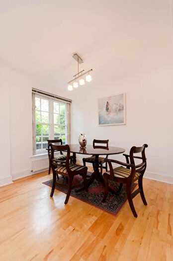 2 Bedroom Flat To Rent In Melina Place, St John's Wood, London, NW8